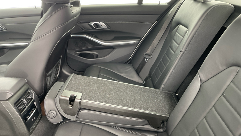 BMW 3 Series 330e M Sport 4dr Step Auto Saloon